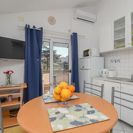 Apartment Biserka - 50 M From