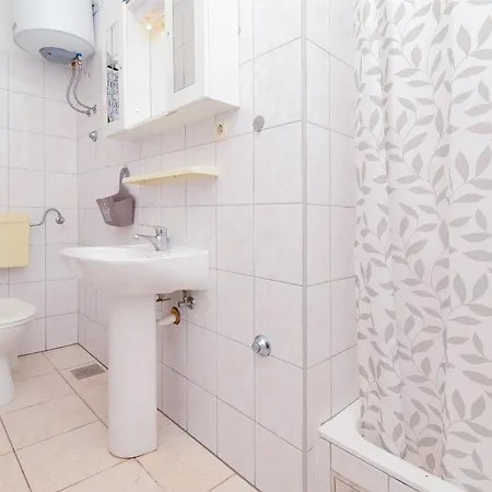 Apartment Biserka - 50 M From *
