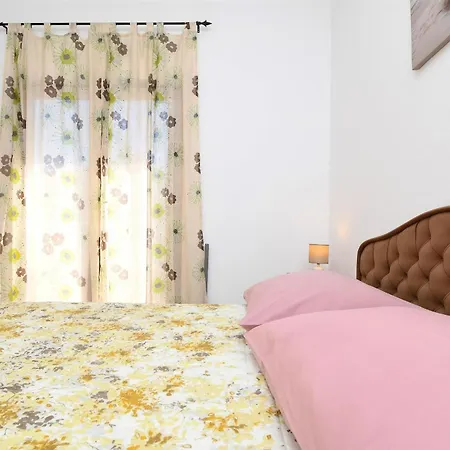 Appartement Biserka *