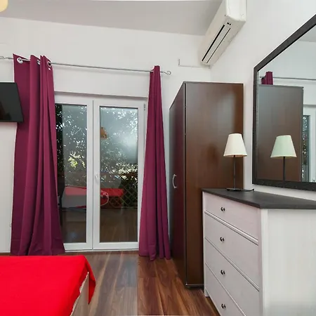 Biserka - 50 M From Apartment Trogir