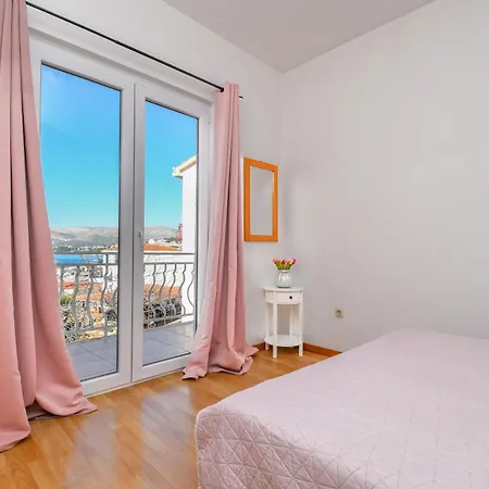 Biserka - 50 M From Апартаменты *