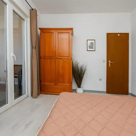 Biserka Trogir